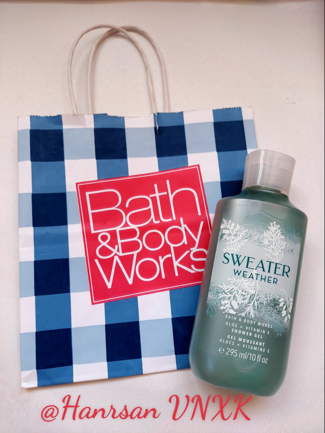 Sữa tắm Sweater Weather – Bath & Body Works (295ml)